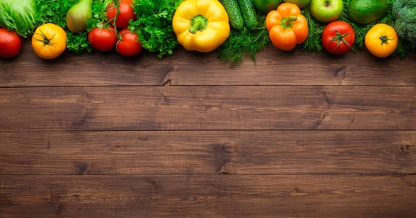 健康饮食配料 新鲜蔬菜 水果和超级食品 素食概念 木制背景 — 图库照片