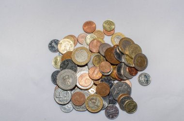 Bir sürü bozuk para.