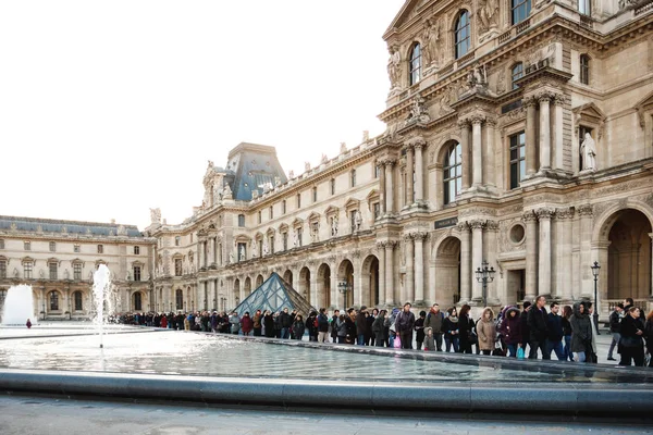 Paris France Janvier 2012 File Attente Pour Visiter Musée Louvre — Photo