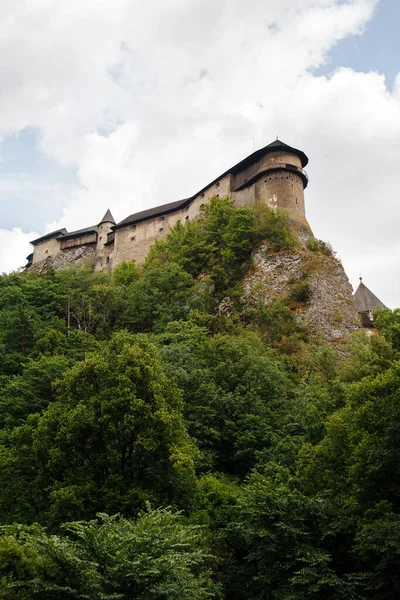 Utsikt Orava Slott Høy Klippe Orava Elv Landsbyen Oravsky Podzamok – stockfoto