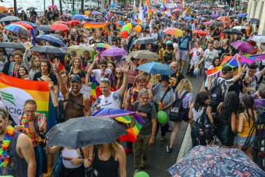 Lugano, İsviçre - 2 Haziran 2018: Gay ve Lezbiyenler Lugano Gay gurur geçit töreninde İsviçre üzerinde yürüme