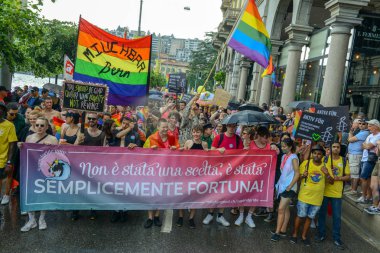 Lugano, İsviçre - 2 Haziran 2018: Gay ve Lezbiyenler Lugano Gay gurur geçit töreninde İsviçre üzerinde yürüme