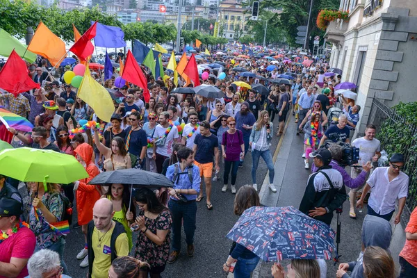 Lugano Suiza Junio 2018 Gays Lesbianas Caminando Desfile Del Orgullo —  Fotos de Stock