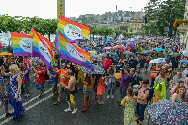 Lugano Suiza Junio 2018 Gays Lesbianas Caminando Desfile Del Orgullo —  Fotos de Stock