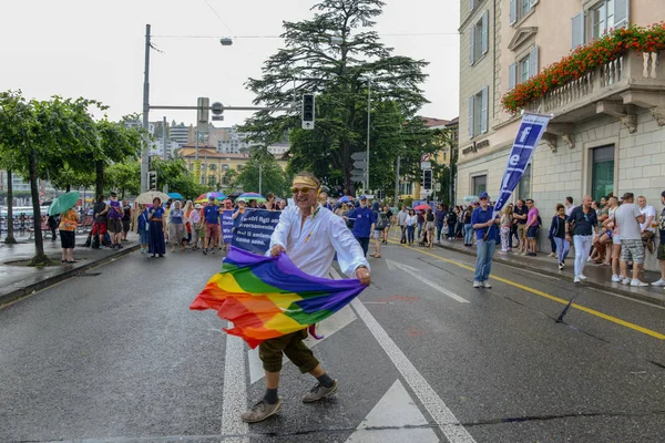 Lugano Suiza Junio 2018 Gays Lesbianas Caminando Desfile Del Orgullo —  Fotos de Stock