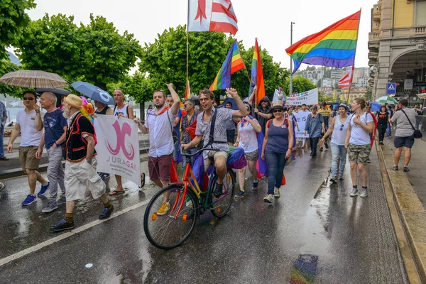 Lugano Suiza Junio 2018 Gays Lesbianas Caminando Desfile Del Orgullo —  Fotos de Stock