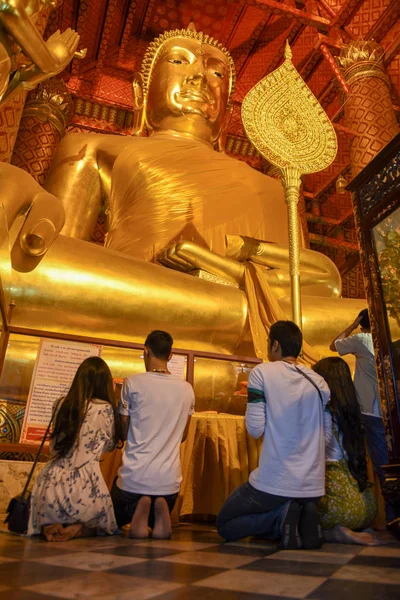 Ayutthaya Tajlandia Stycznia 2018 Posąg Buddy Świątyni Wat Phanan Choeng — Zdjęcie stockowe