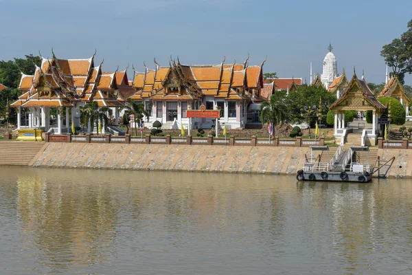 Ayutthaya Thailand Januar 2018 Blick Chao Phraya Fluss Mit Buddhistischem — Stockfoto