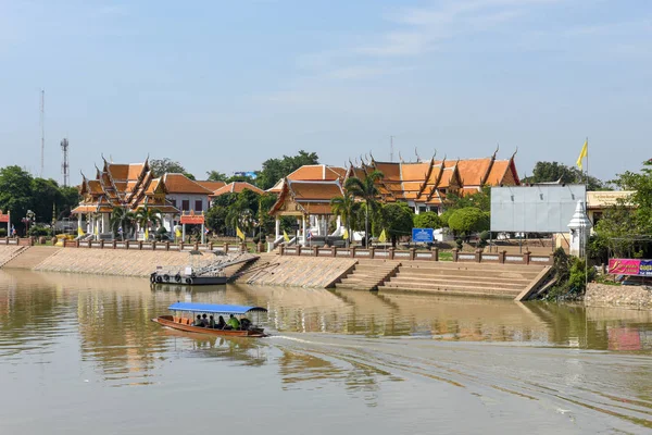 stock image Ayutthaya, Thailand - 5 January 2018: View at Chao Phraya River with buddhist temple in Ayutthaya, Thailand.