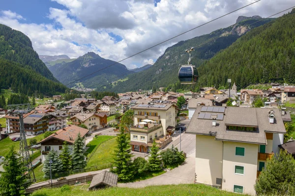 Canazei Talya Haziran 2018 Köy Canazei Üzerinde Fassa Vadisi Trentino — Stok fotoğraf