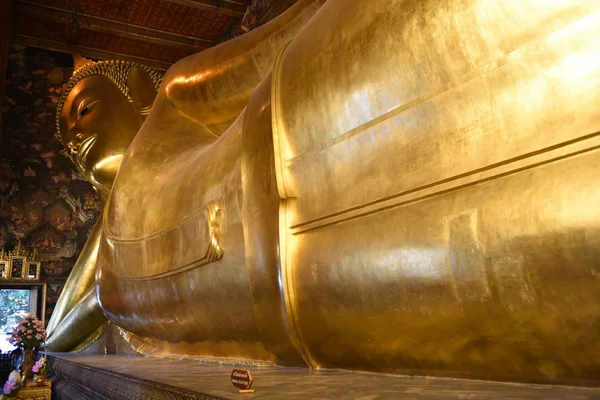 Большой Золотой Лежащий Будда Храма Ват Пхо Бангкоке Таиланд — стоковое фото