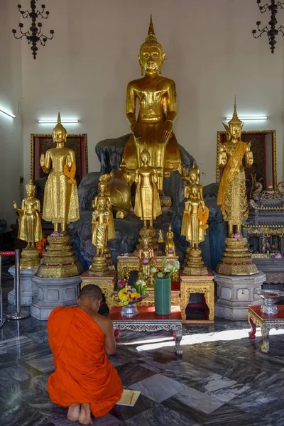 バンコク タイ王国 2018 バンコクのワット プラチェートゥポンウィモンマンカラーラームの黄金仏寺 — ストック写真