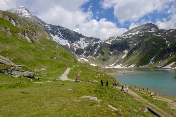 Franz 约瑟夫 Hohe 奥地利 2018年7月2日 高山湖在大格洛克纳山高山路在奥地利阿尔卑斯 — 图库照片