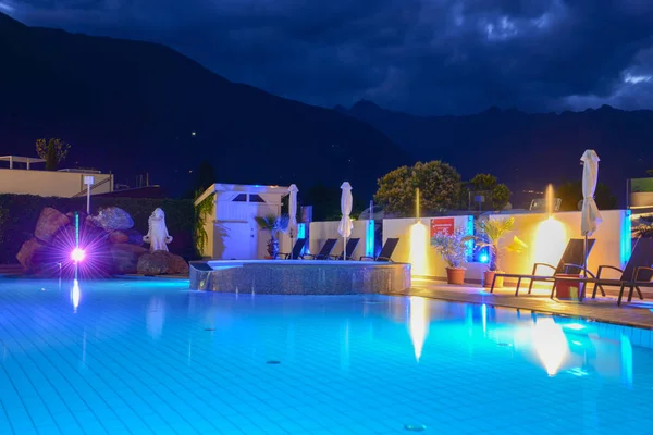 Poolen Lyxresort Night Lana Italien — Stockfoto