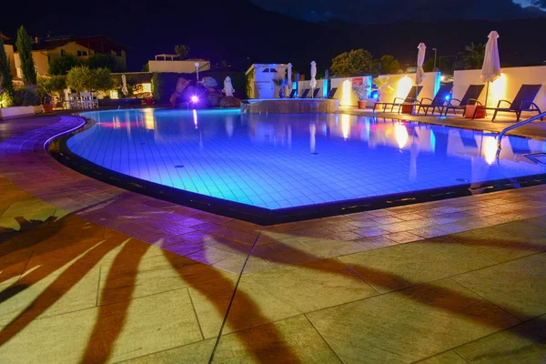 Yüzme Havuzu Bir Lüks Resort Gece Lana Talya — Stok fotoğraf