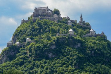 Hochosterwitz kale Avusturya'nın en etkileyici Ortaçağ kaleleri, Carinthia, Avusturya biri olarak kabul edilir