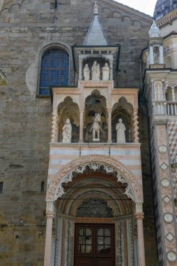 Eski şehir veya üst şehir Bergamo, İtalya, Santa Maria Maggiore Bazilikası.
