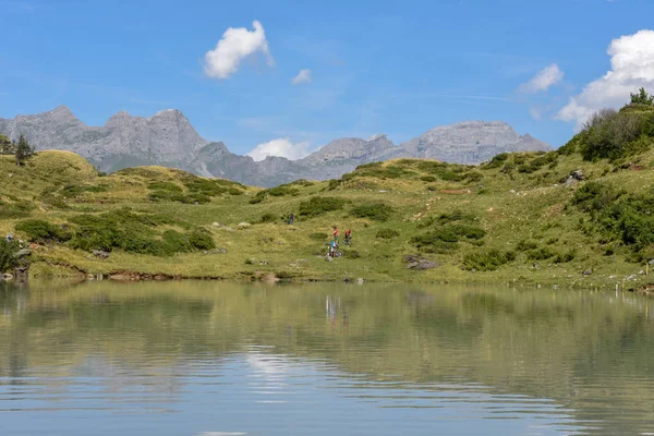 Engelberg Schweiz Augusti 2018 Lake Truebsee Över Engelberg Schweiziska Alperna — Stockfoto