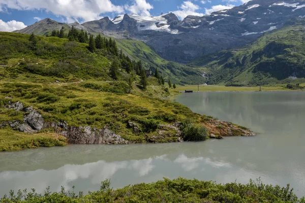 Krajobraz Górski Titlis Lodowiec Jezioro Truebsee Nad Engelberg Alpy Szwajcarskie — Zdjęcie stockowe