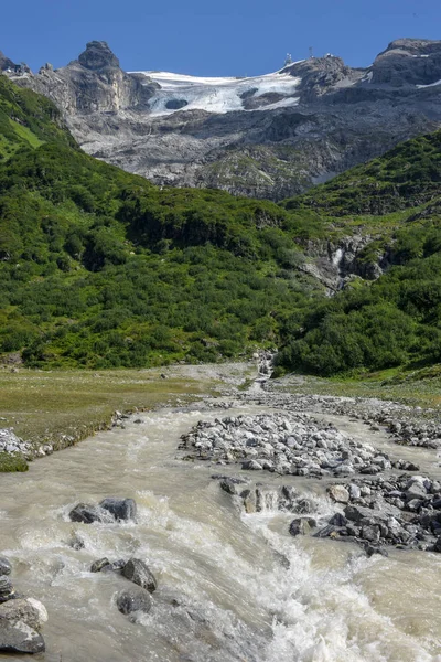 Rio Com Água Glaciar Monte Titlis Sobre Engelberg Nos Alpes — Fotografia de Stock