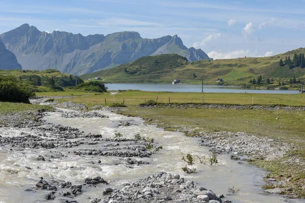 Lago Rio Truebsee Sobre Engelberg Nos Alpes Suíços — Fotografia de Stock