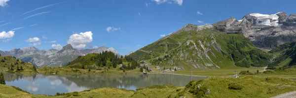 Sjön Truebsee Och Berget Titlis Glaciären Över Engelberg Schweiziska Alperna — Stockfoto