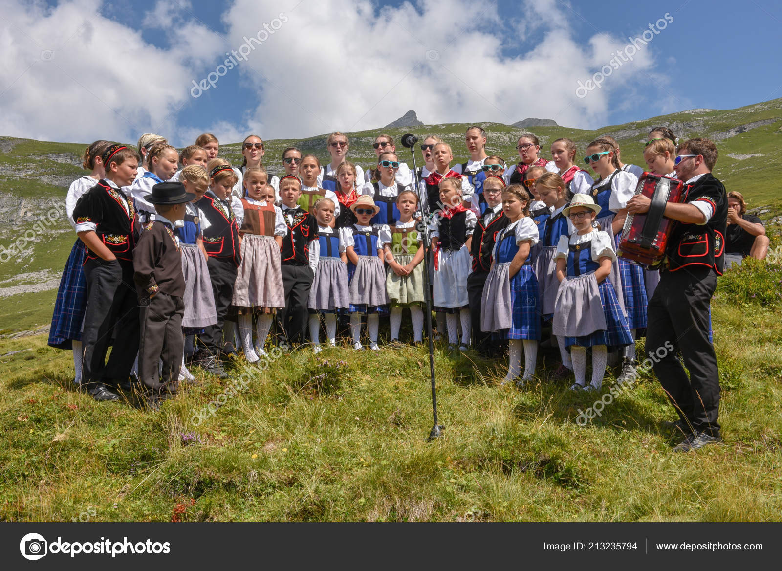 picture Switzerland People Clothes engstlenalp switzerland august 2018 people wearing traditional clothes yodeling engstlenalp stock editorial photo c fotoember 213235794