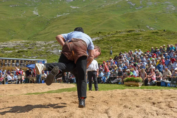 Engstlenalp Suiza Agosto 2018 Dos Suizos Participan Tradicional Combate Lucha — Foto de Stock