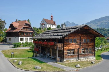 Flueli-Ranft, İsviçre-5 Ağustos 2018: aziz münzevi Niklaus von Fle İsviçre Alpleri üzerinde köyü Flueli-Ranft Doğum ve yaşam yeri