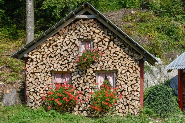 Maison Construite Avec Troncs Arbres Sachseln Sur Les Alpes Suisses — Photo
