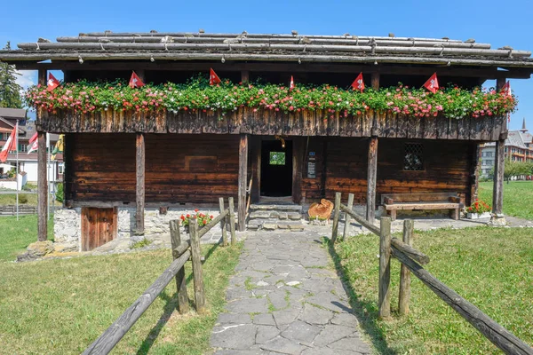 聖隠者スイス アルプスの Flueli Ranft にニクラウス フォン フルーの家 — ストック写真