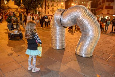 Lugano, İsviçre - 15 Temmuz 2016 - komedyenler Bedlam Oz Buskers Festivali Lugano, İsviçre