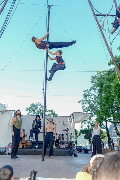 Lugano Svizzera Luglio 2016 Acrobati Che Fanno Trucchi Buskers Festival — Foto Stock