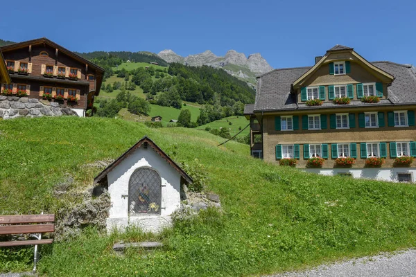 Capilla Chalet Tradicional Engelberg Los Alpes Suizos — Foto de Stock