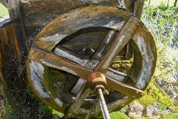 Roda Água Madeira Antiga Engelberg Nos Alpes Suíços — Fotografia de Stock