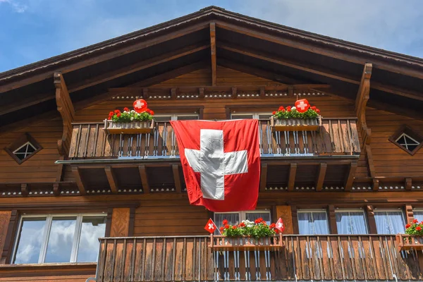 Tradycyjnej Górskiej Chatce Engelbergu Szwajcarskich Alpach — Zdjęcie stockowe