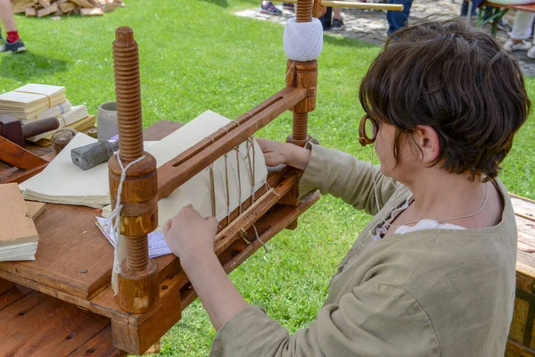 Bellinzona Suiza Mayo 2018 Encuadernación Mercado Medieval Del Castillo Castelgrande —  Fotos de Stock