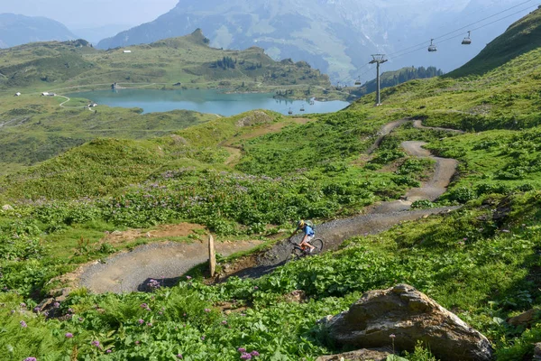 Jochpass Schweiz August 2018 Junge Mit Mountainbike Auf Dem Weg — Stockfoto