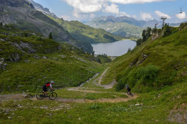 Jochpass Schweiz August 2018 Mountainbiker Auf Dem Weg Vom Jochpass — Stockfoto