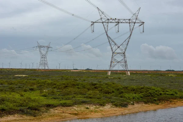 Yel Değirmenleri Brezilya Atins Yakınındaki Bir Alanda Elektrik Kafes — Stok fotoğraf