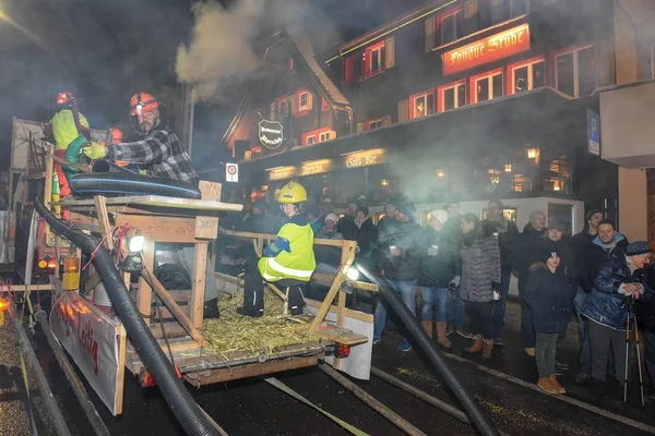 Engelberg Svizzera Febbraio 2018 Partecipanti Costumi Esibiscono Una Processione Piazza — Foto Stock