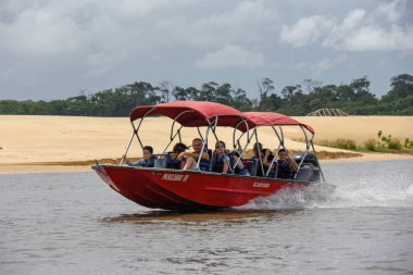 Atins Barreirinhas için gebelik Nehri üzerinde seyahat turizm tekne