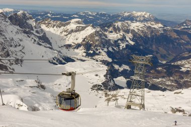 Mount Titlis Engelberg giden teleferik