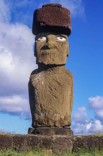 Moais statues on easter island, Chile — Stock Photo, Image
