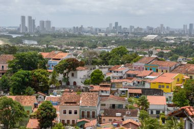 Arka Recife şehir ile Olinda eski sömürgeci kasaba