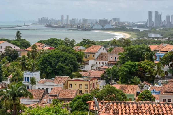 Arka Recife şehir ile Olinda eski sömürgeci kasaba — Stok fotoğraf