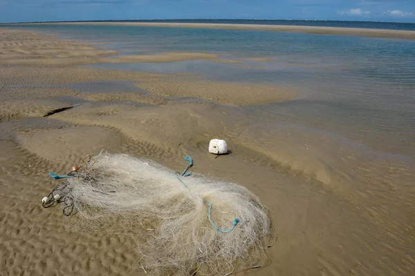 Fiske nät på stranden i Atins, Brasilien — Stockfoto