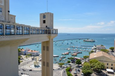 Lacerda Asansör ve All Saints Bay görünümü (Baia de Todos os Sa
