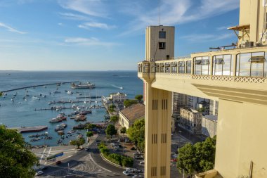 Lacerda Asansör ve All Saints Bay görünümü (Baia de Todos os Sa