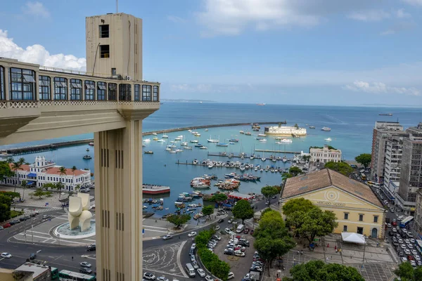 Lacerda Asansör ve All Saints Bay görünümü (Baia de Todos os Sa — Stok fotoğraf